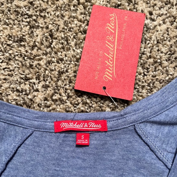 Women’s Mitchell & Ness Philadelphia 76ers tshirt size small - Picture 2 of 4